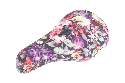 Sunday Wallflower Seat